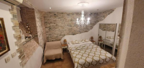 Split Studio A Priori